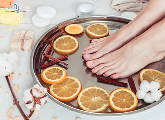 Cleopatra Gold & Glow Pedicure